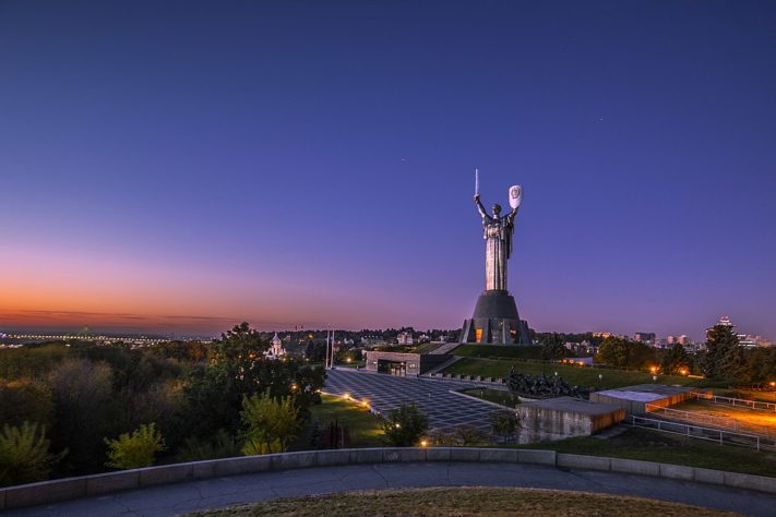 estátuas gigantes 