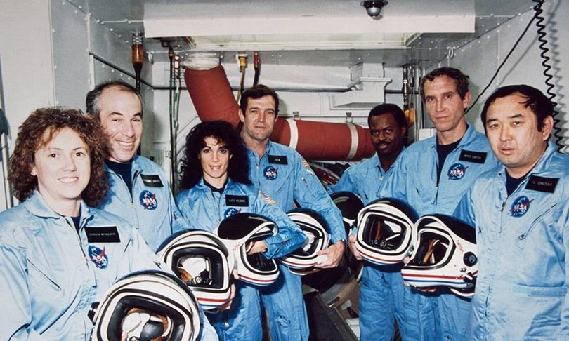 A cápsula onde estavam os astronautas ainda subiu por poucos minutos, após a explosão, até despencar em direção ao mar. Era o fim do sonho para eles. 
