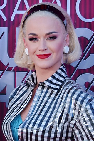 A cantora americana Katy Perry buscou o tratamento em 2014 ao passar por uma fase de depressão após o fim do relacionamento com o cantor John Mayer, em meio a rumores de traição. 