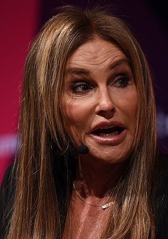 CAITLYN JENNER - Atriz, modelo, socialite e ex-atleta americana. Transgênero. Nascida em 28/10/1949 em Mount Kisco, no estado de Nova Iorque.  -Web Summit wikimedia commons 