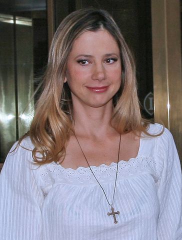 Mira Sorvino (28 de setembro de 1967) - Em 1996, ganhou o Oscar de melhor atriz coadjuvante e o Globo de Ouro de melhor pelo filme de Woody Allen, "Poderosa Afrodite". 