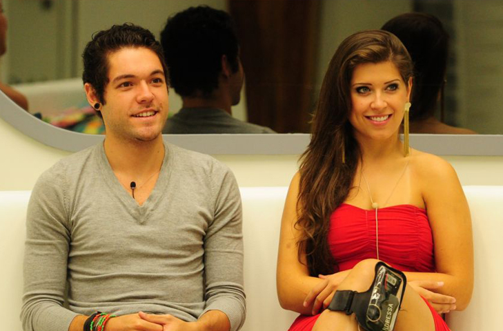 No BBB13, Nasser Rodrigues e Andressa Ganacin ficaram juntos dentro e fora do programa e são pais de uma menina. Por outro lado, a vencedora daquela edição, Fernanda Keulla, não permaneceu com André Martinelli após o término da edição.-Reprodução Rede Globo