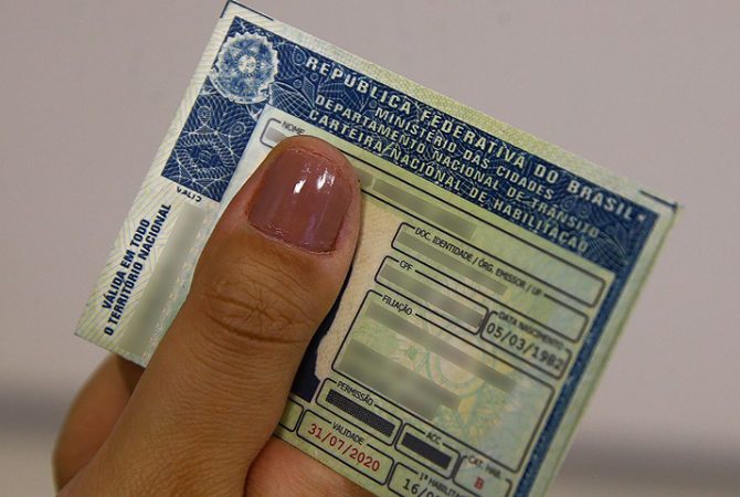 Carteira de motorista dispensa autoescola: governo define novo modelo de habilitação