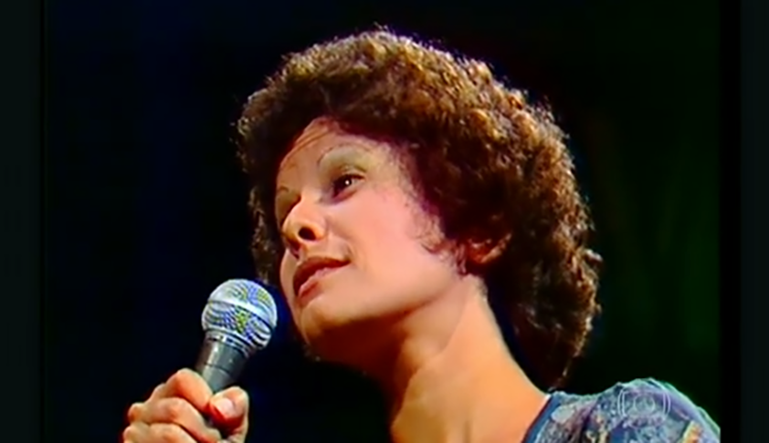 Participou de movimentos importantes como a MPB e se destacou nos festivais dos anos 1960. Gravou canções de compositores como Milton Nascimento, Belchior, Tom Jobim e Chico Buarque. Seus shows eram verdadeiros espetáculos de intensidade e emoção.