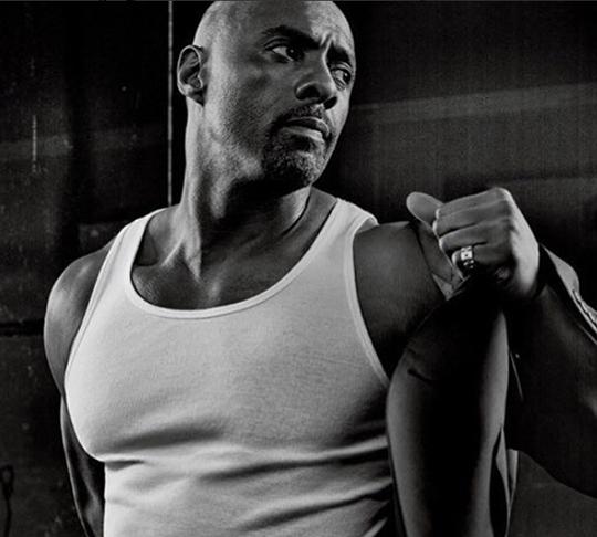 Idris Elba – ator britânico. Nascido em 6 de setembro de 1972, em Londres, chama atenção pelos traços marcantes, voz grave e presença elegante.