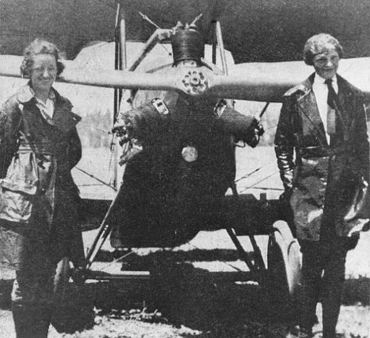Neta Snook e Amelia Earhart - Mulheres históricas da aviação