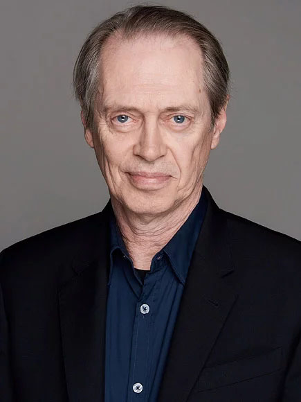 Steve Buscemi – Ator nascido em Nova York em 13/12/1957, tem ascendência italiana pelo avô paterno, Giuseppe Buscemi, que emigrou da Sicília para os Estados Unidos ainda criança. Sua linhagem mantém fortes conexões com a comunidade siciliana que se estabeleceu no país.