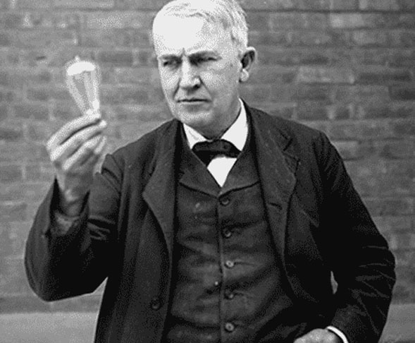 Thomas Edison (1847-1931) - EUA. Ele inventou a lÃ¢mpada incandescente, o fonÃ³grafo (primeiro aparelho capaz de reproduzir som) e o cinetÃ³grafo, pai das cÃ¢meras filmadoras. O nome de PelÃ©, rei do futebol, Ã© inspirado em seu nome (Edson Arantes do Nascimento).