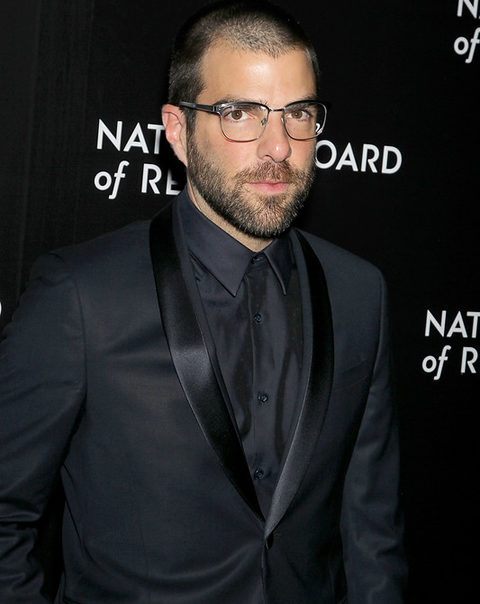Zachary Quinto – Ator nascido em Pittsburgh em 2/6/1977, tem ascendência italiana pelo lado paterno, ligada a imigrantes que se estabeleceram na Pensilvânia. Sua família preserva tradições herdadas desses antepassados, que marcaram a identidade cultural do ator.