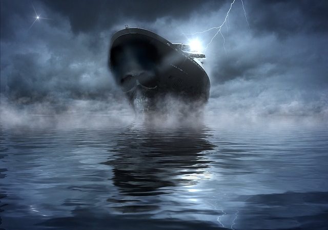 Histórias de navios fantasma: lendas dos oceanos que intrigam gerações
