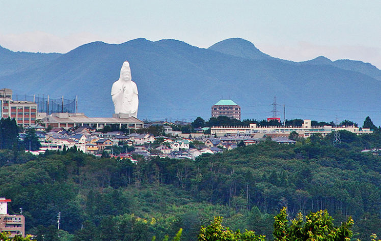 estátuas gigantes 