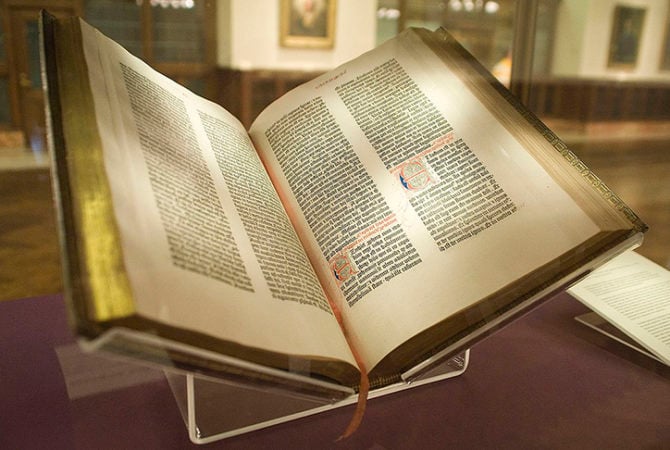 País comunista, sem religião, tornou-se o maior impressor de Bíblias no mundo