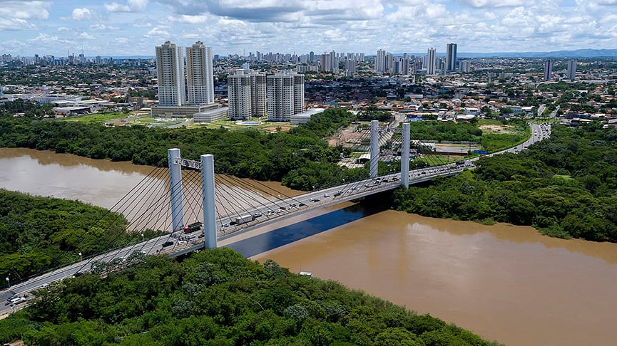 MATO GROSSO - Nome dado por bandeirantes em 1730 por causa das matas que eram muito espessas na região. 