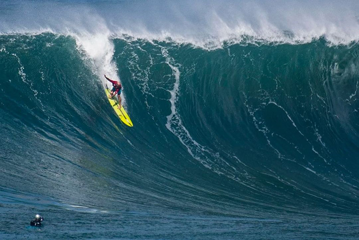Slater também é o atleta de surf mais jovem e mais velho a ser campeão mundial: conquistou seu primeiro título aos 20 anos (1992) e o último aos 39 (2011). 