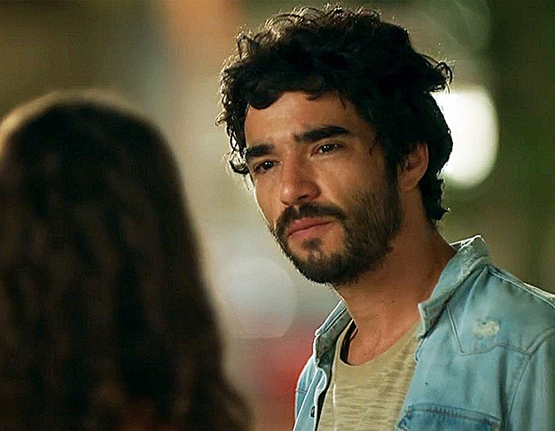 Caio Blat já fez cerca de 40 novelas e séries. Entre elas, "O Sétimo Guardião" (2018- foto), no papel de Geandro, e "Amor e Sorte" (2020), interpretando Manoel. 