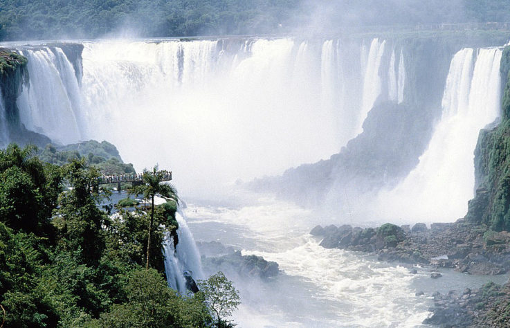 Cachoeiras e cataratas deslumbrantes pelo planeta 