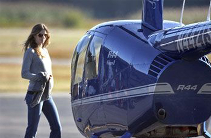 Uma curiosidade Ã© que Gisele sabe pilotar helicÃ³ptero. Ela fez o curso em 2009 na escola de aviaÃ§Ã£o de Boston, usando um modelo Robinson R44.
