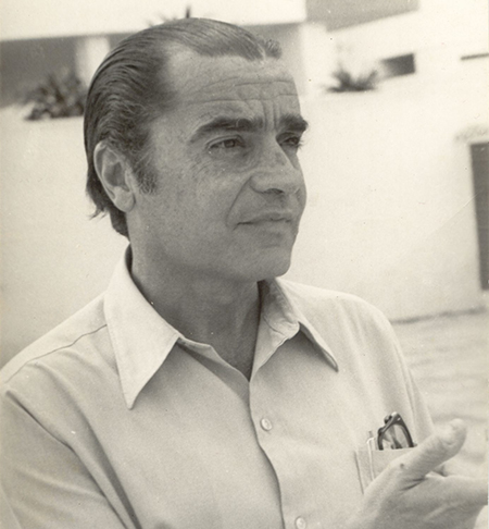 <p>Em 11/7/1973, o primeiro diretor de Esportes da TV Globo, Júlio de Lamare, foi uma das 122 vítimas da queda do avião da Varig, que foi do Rio para a Europa e caiu perto do aeroporto de Orly (França). Júlio ia cobrir o GP de Silverstone de Fórmula 1, na Inglaterra. Tinha 45 anos. </p>
