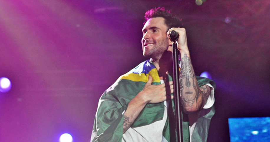 <p>Tanto o Maroon 5 quanto Adam Levine tÃªm forte ligaÃ§Ã£o com o Brasil. A banda jÃ¡ se apresentou no â??Rock in Rioâ? em diferentes ediÃ§Ãµes do festival. O grupo tocou pela primeira vez em 2011, retornou em 2017 como uma das principais atraÃ§Ãµes, quando se apresentou em duas noites apÃ³s substituir Lady Gaga em uma delas, e voltou novamente em 2019 como headliner. Em 2026, tambÃ©m estÃ¡ confirmado no evento.</p>
