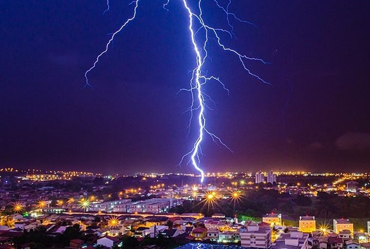 Raios em Taubaté - Raios - Wikimédia Commons/Rafael222