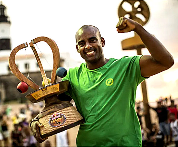 Em 2017, o baiano Lucas Dias Ferreira, o Ratto, venceu a primeira ediÃ§Ã£o do Red Bull ParanauÃª e foi eleito o capoeirista mais completo do mundo. O evento foi no Farol da Barra, em Salvador, e reuniu participantes do Brasil e do exterior. 