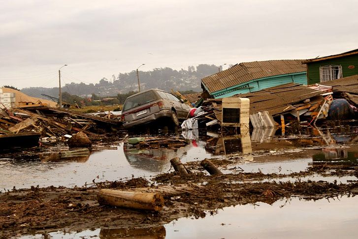 O Chile tem áreas propensas a abalos sísmicos por causa da localização sobre placas tectônicas.  Em 27/2/2022, outro terremoto incrivelmente intenso devastou a região do Maule e causou quase 800 mortes. Foi um abalo de 8,8 de magnitude, que também provocou tsunami. -Atilio Leandro - Flickr