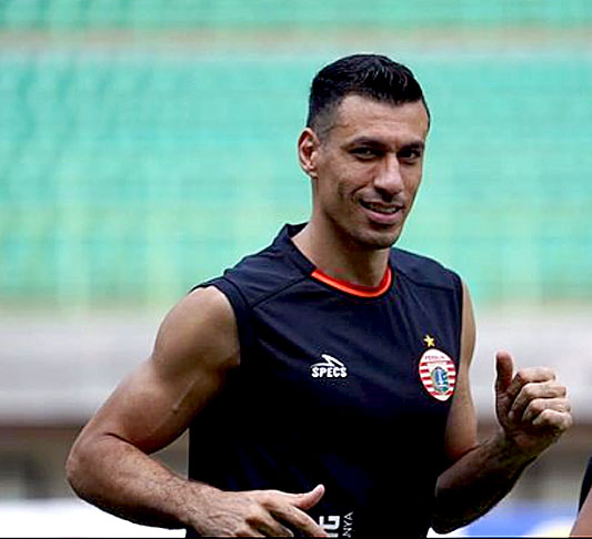 Xandão - O jogador de futebol paulista se chama Alexandre Luiz Reame e tem ascendência argelina. Mas sua dupla cidadania é italiana. 