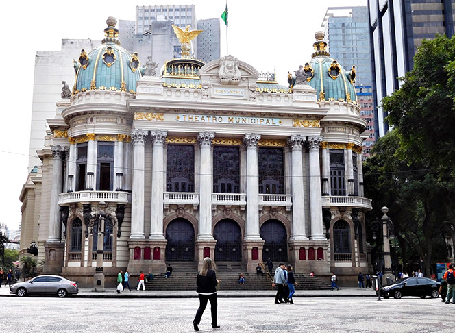 O Theatro Municipal fica no Centro do Rio de Janeiro, numa área onde Preta costumava arrastar multidões com seu bloco carnavalesco. O velório será aberto ao público das 9h às 13h e a prefeitura montou esquema de trânsito para que haja um cortejo. Depois, ela será cremada no cemitério do Caju.