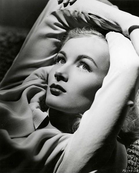 Veronica Lake (1922-1973) - EUA - Famosa por seus papéis de mulher fatal em filmes noir com o galã Alan Ladd, com quem ela se casou.  Ela inspirou a personagem sexy Jessica Rabbit no filme que mistura animação 