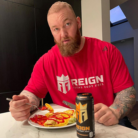 Obviamente, uma dieta dessas é rica em carboidrato e proteína, o que dá muita energia, mas também engorda caso a pessoa não faça exercício. O ator contou como se exercitava e que descobriu uma técnica que o ajudou a descobrir a dieta ideal para ele. 