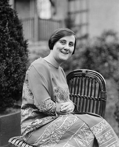 Bertha Lutz (1894-1976) - BiÃ³loga, especialista em anfÃ­bios, era filha do cientista Adolfo Lutz, pioneiro da Medicina Tropical. TambÃ©m foi diplomata, educadora e se destacou como ativista em defesa dos direitos das mulheres. ComeÃ§ou carreira polÃ­tica em 1934 e foi a 2Âª mulher a se eleger deputada no Brasil.