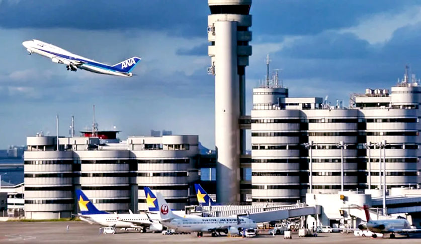 Fundado em 1931, o aeroporto de Haneda teve uma expansão em 2018 e passou a ter capacidade para receber 90 milhões de passageiros por ano.