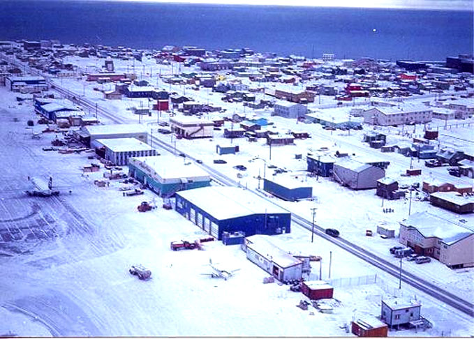 A área misteriosa do Alasca fica localizada entre as cidades de Juneau, Anchorage e a pequena Barrow (foto). - Reprodução do site http://wikimapia.org/17813/pt/Barrow
