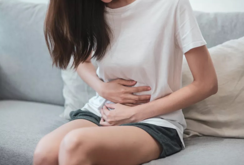 Quando o soluço dura mais de 48 horas, é considerado persistente. Nesses casos, pode estar associado a problemas neurológicos ou digestivos.