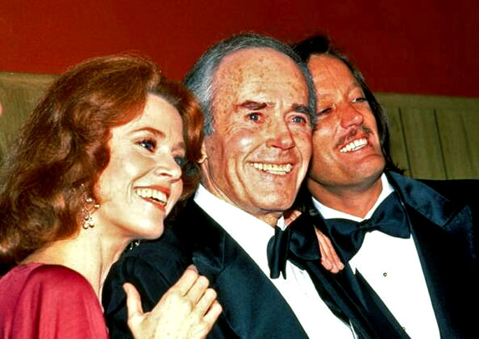Ganhou o seu único Oscar aos 76 anos, por Num Lago Dourado (1981). Essa também foi sua última atuação nas telas. Ele é pai de Jane Fonda, com quem contracenou em Num Lago Dourado (1981), e Peter Fonda, ambos renomados atores. Fonda possui uma história curiosa, pois serviu na Marinha dos EUA durante a Segunda Guerra.