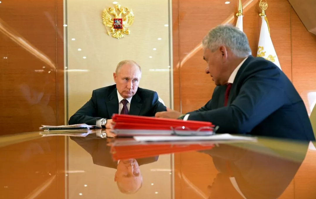 O Kremlin Voador tem equipamentos capazes de confundir inimigos, com sistemas antimísseis a laser. 