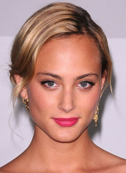 NORA ARNEZEDER - Nascida em Paris EM 8/5/1989,  seu primeiro papel de peso no cinema foi em 