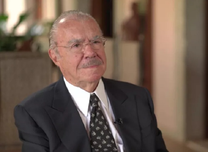 <p>Sua posse simbolizou o início da Nova República e o retorno ao poder civil. Durante seu mandato, Sarney conduziu o país até a Constituição de 1988, enfrentando alta inflação e desafios econômicos.</p>
