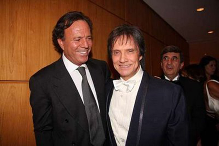 ROBERTO CARLOS/JULIO IGLESIAS (Roberto: 1941/ Iglesias: 1943)- MÚSICA ROMÂNTICA - Dois nomes definitivos do gênero romântico em seus países de origem (Brasil e Espanha), com adesão de milhares de fãs pelo mundo. 