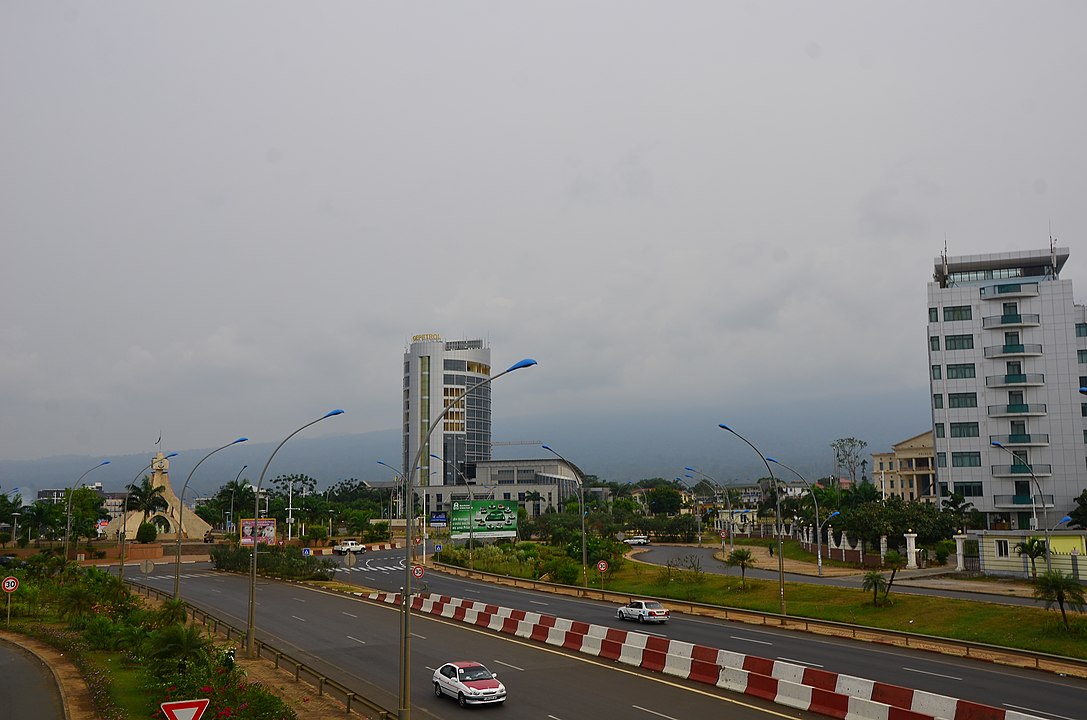 Guiné Equatorial (África Central) - 17 pontos - Capital: Malabo.  População: 1,4 milhão 