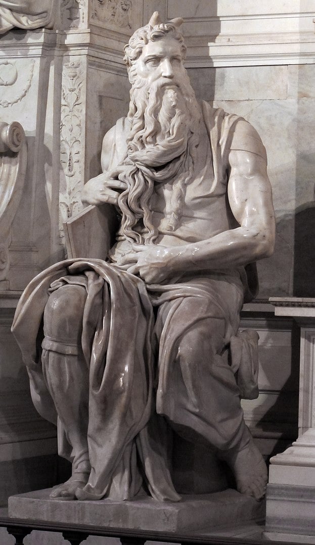 Moisés é uma das principais obras de Michelangelo. Esculpida em mármore entre 1513 e 1515, tem tamanha perfeição que, ao ser concluída, Michelangelo perguntou à estátua: "Por que não falas?" -I Sailko wikimedia commons 