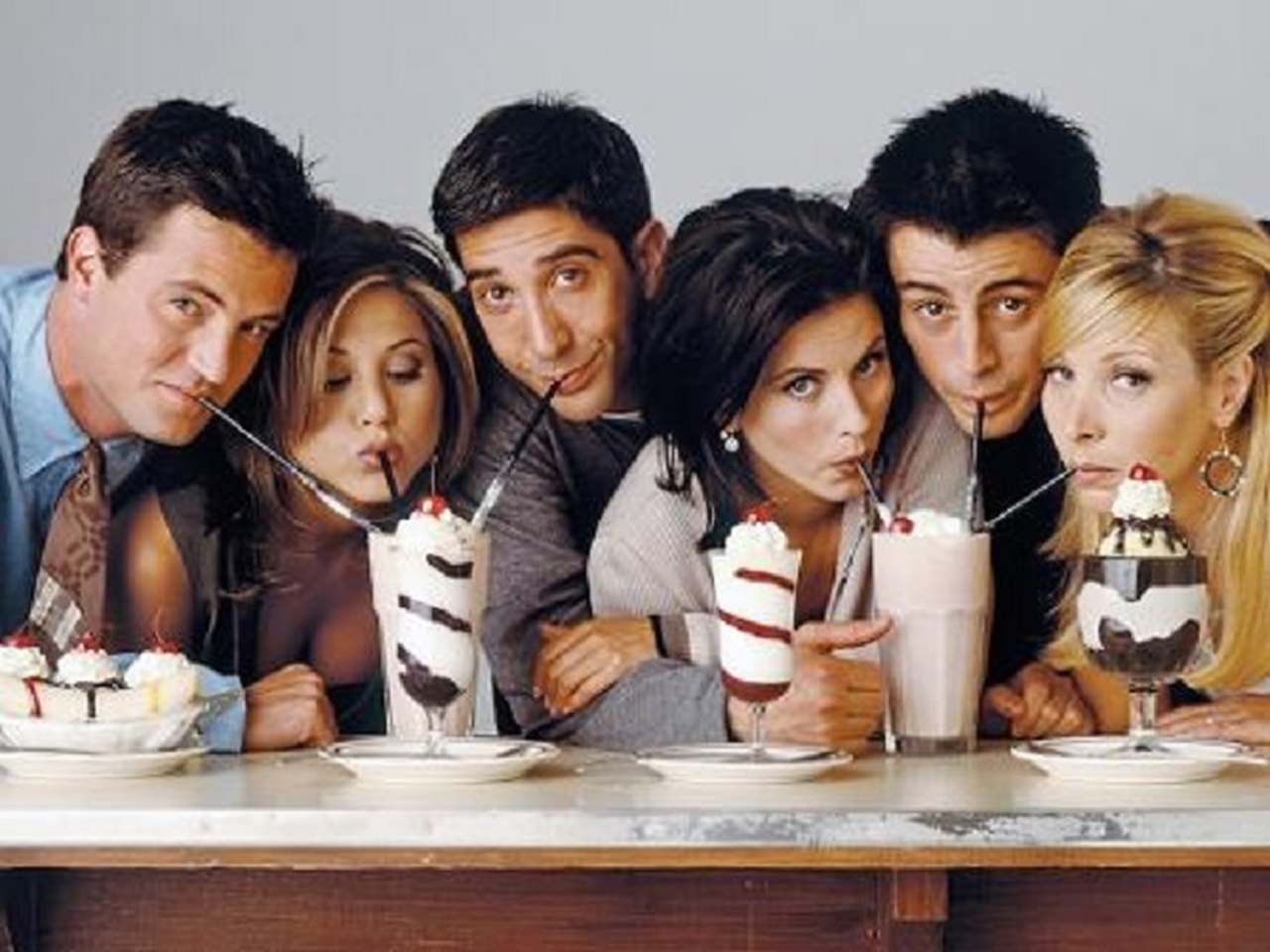 Em 1996, venceu o Screen Actors Guild Awards (SAG) pela série. No mesmo ano, a produção levou o prêmio de Melhor Elenco em Série de Comédia.-Divulgação