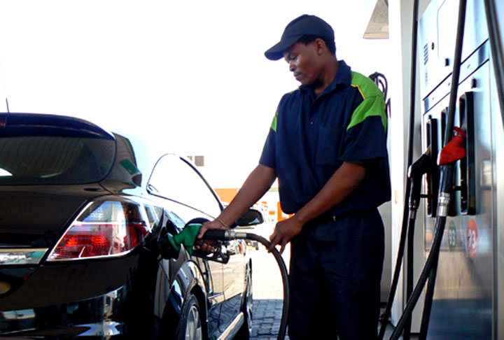 O benefício começará pela gasolina, que ainda não havia recebido compensações desde o agravamento da crise internacional. O diesel também poderá entrar no programa nas próximas semanas