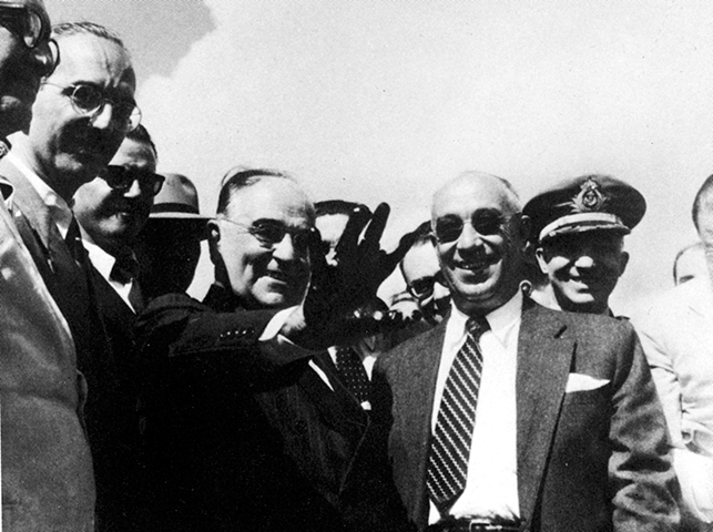 <p>Durante seu governo, Vargas impulsionou a industrializaÃ§Ã£o, transformando profundamente a economia brasileira. Essa mudanÃ§a alterou a estrutura social do paÃ­s e consolidou o papel do Estado como motor do desenvolvimento.</p>
