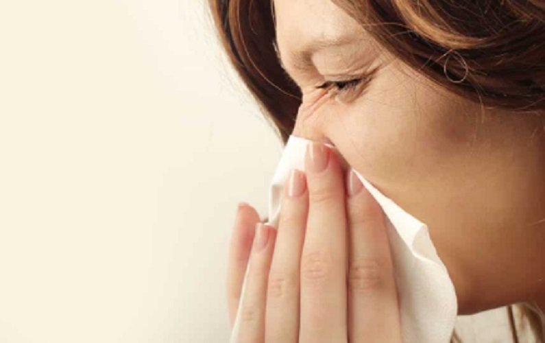 <p>Também pode ocorrer irritação dos vasos sanguíneos do nariz e dos olhos. Em pessoas mais sensíveis, isso pode gerar vermelhidão ou dor localizada.</p>
