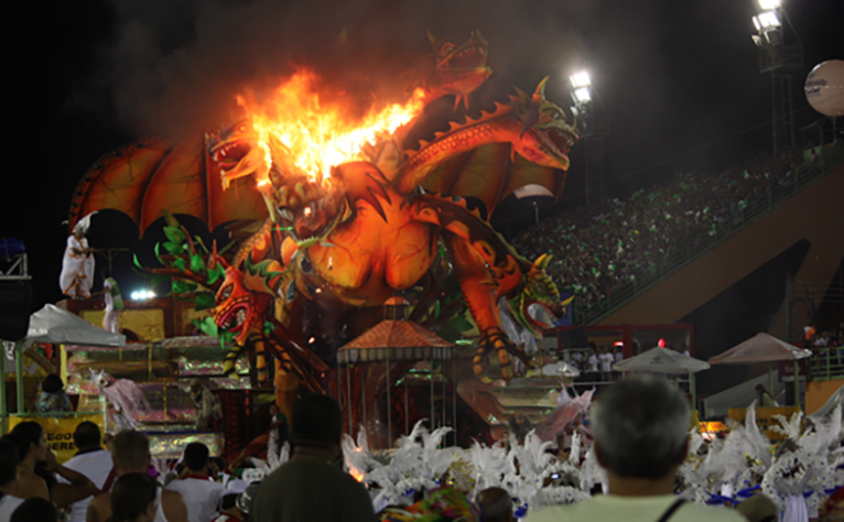 Incêndios, atropelamentos, quedas: Acidentes que abalaram o Carnaval