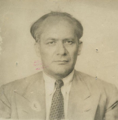 O termo genocídio foi cunhado em 1943 pelo advogado polonês Raphael Lemkin (foto) para descrever crimes cometidos contra os armênios. Junta o grego 