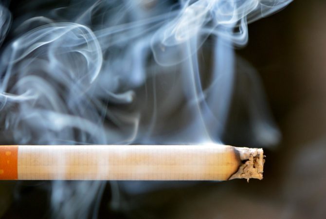 Não tem mais: Filmes de Hollywood exaltavam o cigarro como charme