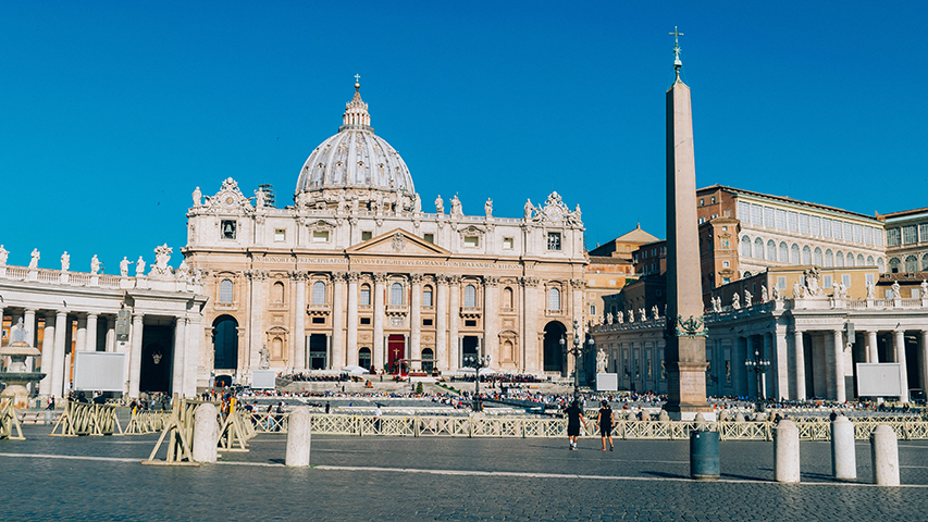 O catolicismo é a religião com mais praticantes na Itália. Sede da Igreja Católica Romana, o pequeno estado do Vaticano é um enclave dentro de Roma, capital italiana. -piqsels.com / public domain