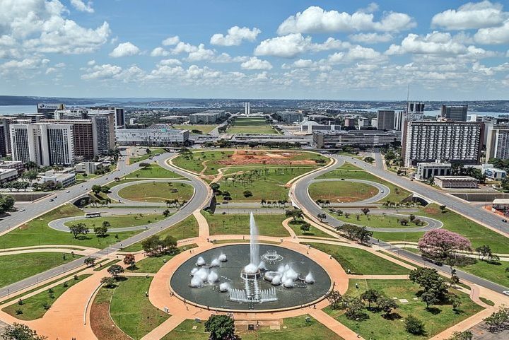 Em contraste, São Paulo (SP), Rio de Janeiro (RJ) e Brasília (DF - foto) registraram as maiores quedas.